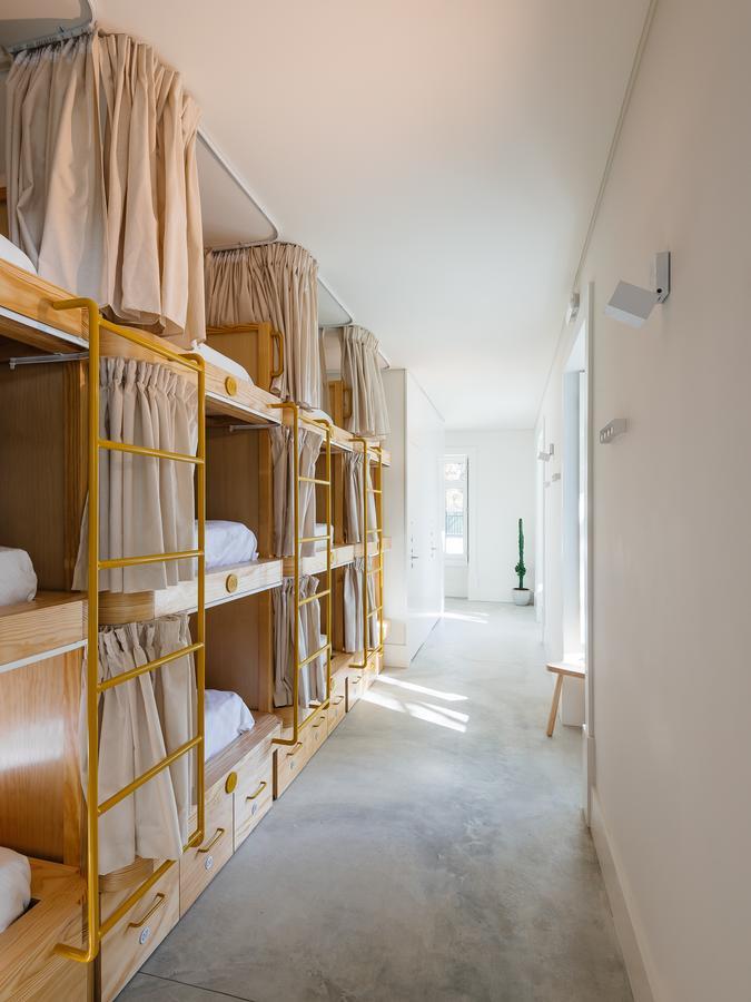 Aktion Beach House Carcavelos  Buitenkant foto